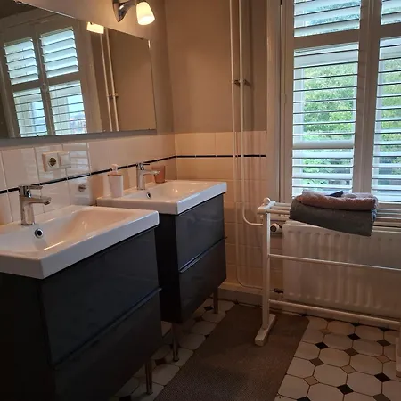 Bed & Breakfast Sleep At Hamtingh's Aan De Vrijthof Hilvarenbeek