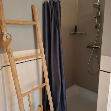 Sleep At Hamtingh's Aan De Vrijthof 住宿加早餐酒店 希尔瓦伦比克