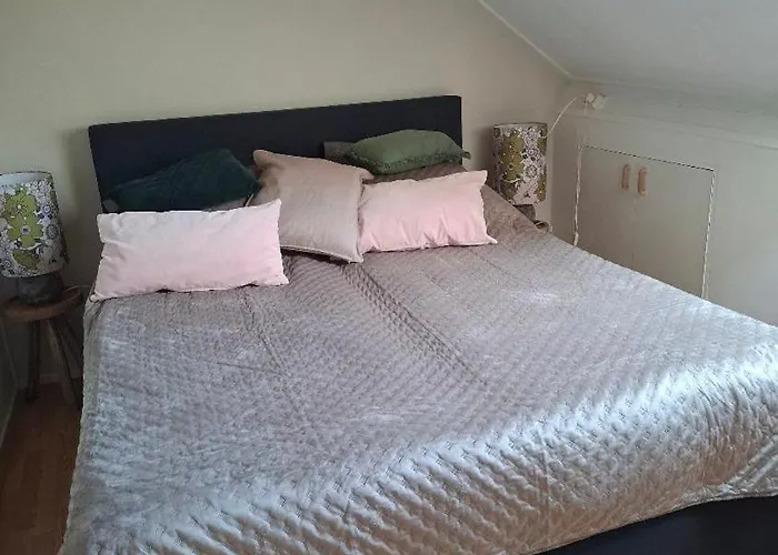 Sleep At Hamtingh's Aan De Vrijthof 希尔瓦伦比克